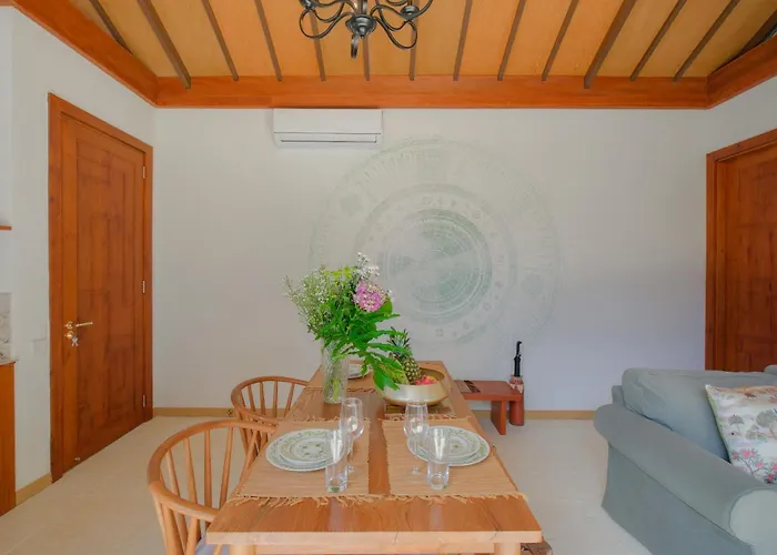 Tranquil New 1 Bedroom Hideaway With Pool In 别墅 金巴兰
