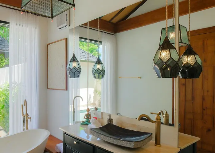 Tranquil New 1 Bedroom Hideaway With Pool In 别墅