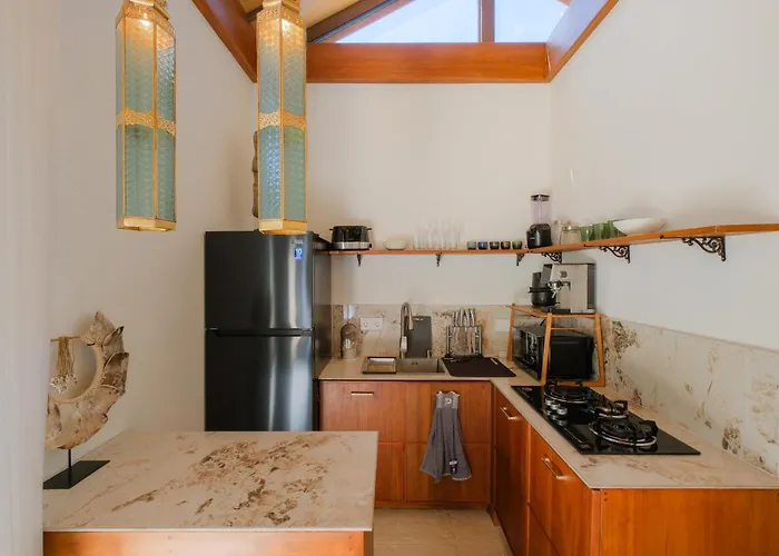 Tranquil New 1 Bedroom Hideaway With Pool In 别墅 金巴兰