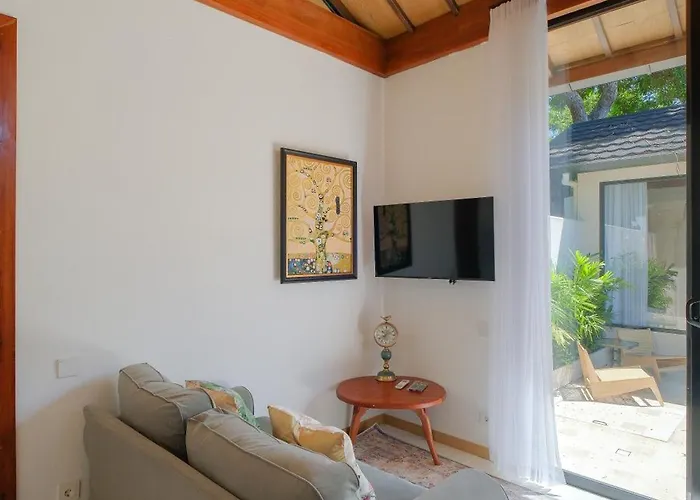 Tranquil New 1 Bedroom Hideaway With Pool In 别墅