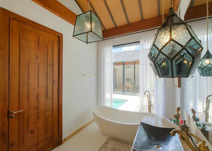 Tranquil New 1 Bedroom Hideaway With Pool In 别墅 金巴兰